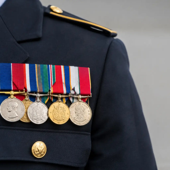 When Should Medals Be Court Mounted for Parade?