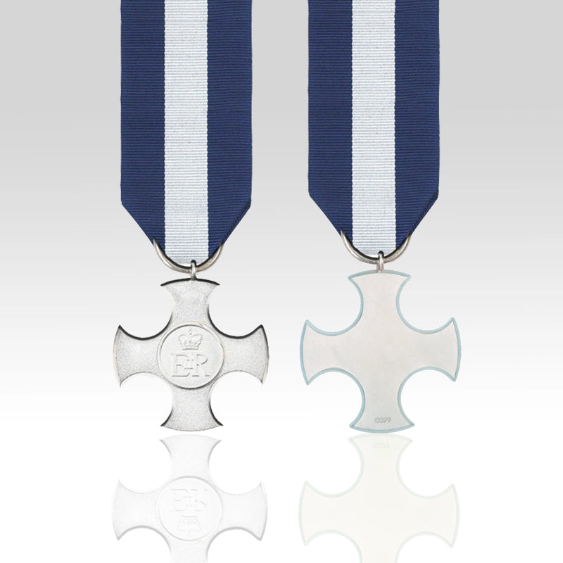 Distinguished Service Cross EIIR Miniature