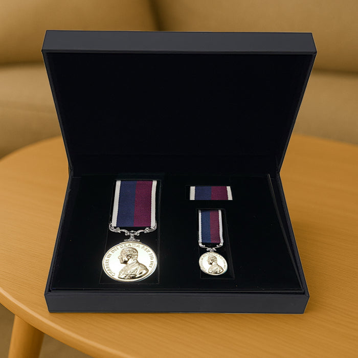 RAF Long Service & Good Conduct Medal (CIIIR) - Presentation Set
