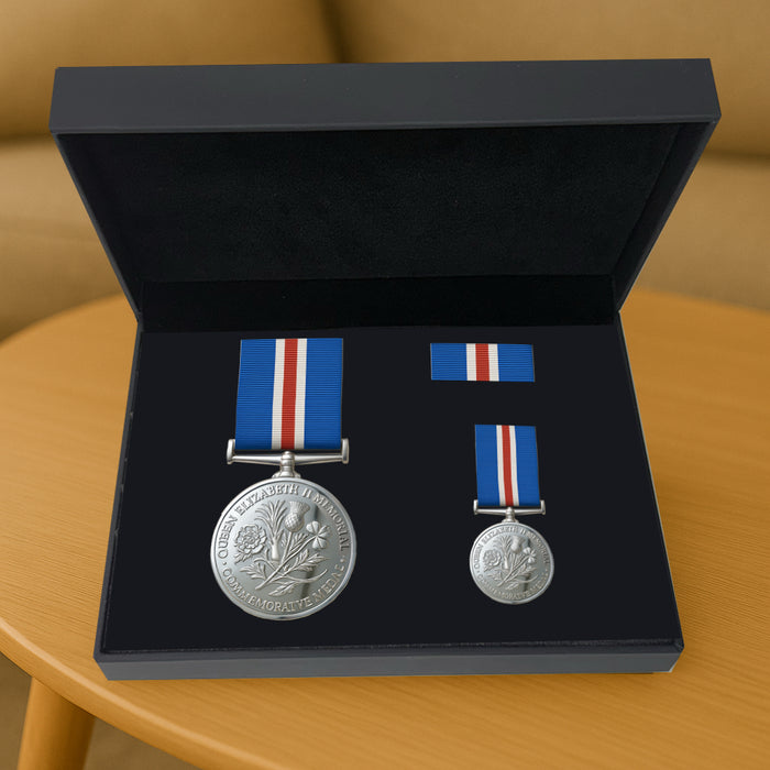 Queen Elizabeth II Memorial Medal – Full Size Medal with Optional Presentation Set