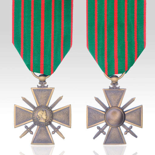 French Croix de Guerre 1914–1918 full-size medal with green and red ribbon