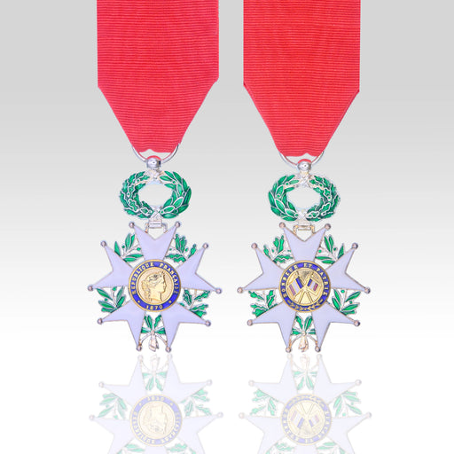 French Legion d’Honneur Chevalier miniature medal with red ribbon