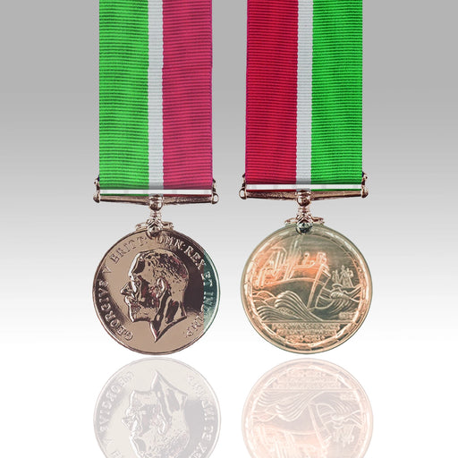 Mercantile Marine War Medal 1914–1918 miniature with green red and white ribbon