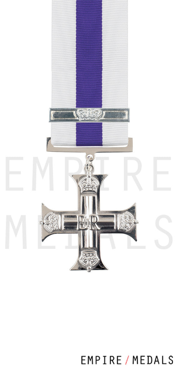 Military-Cross-EIIR-Miniature